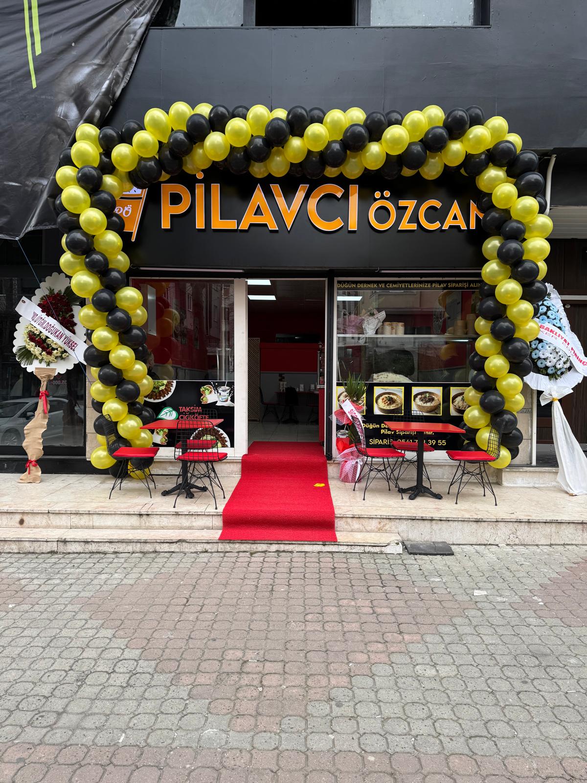 Pilavcı Özcan Dükkan veya Ekip